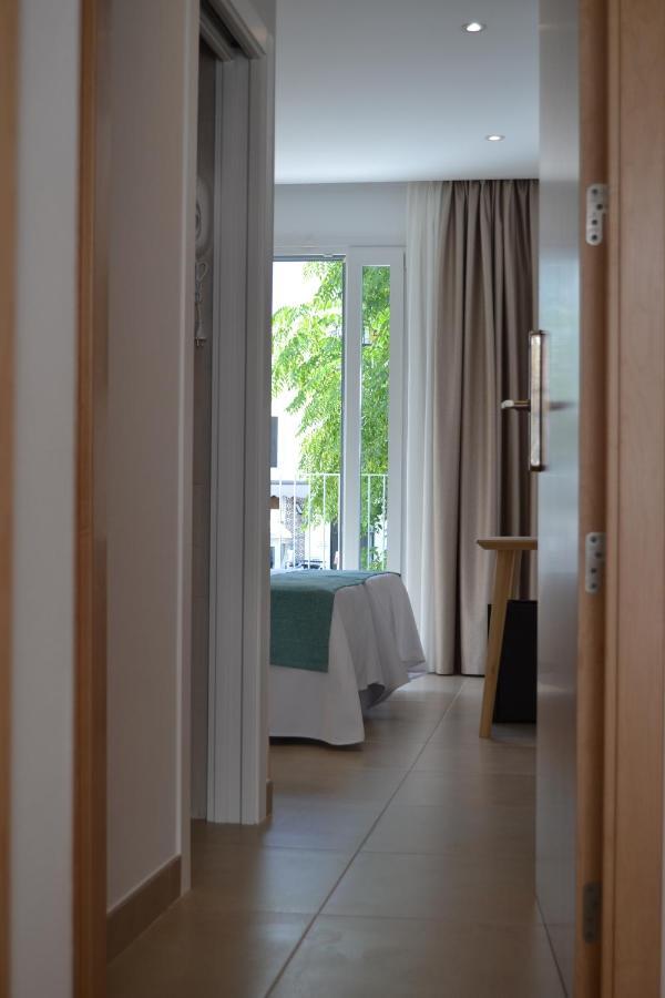 Hotel Oasis Centro Кониль-де-ла-Фронтера Экстерьер фото