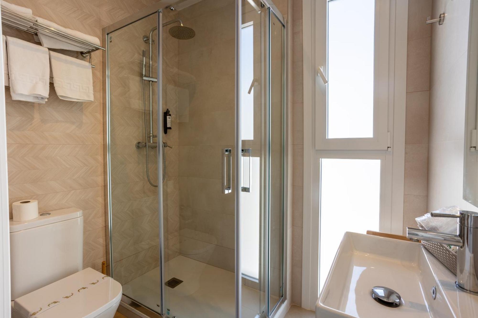 Hotel Oasis Centro Кониль-де-ла-Фронтера Экстерьер фото